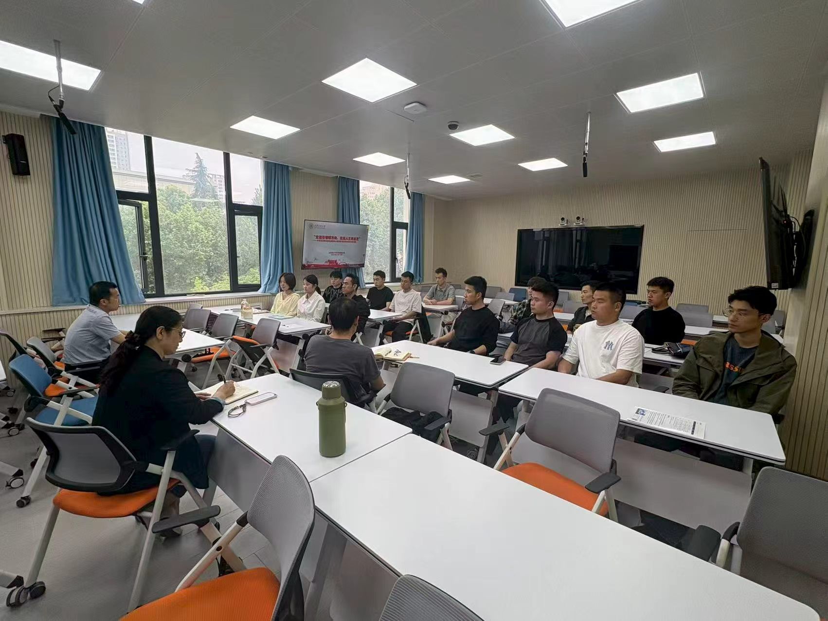 党纪抢庄斗牛app最新版下载